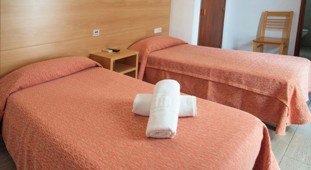 Двухместный номер Standard с балконом Hostal Montaña
