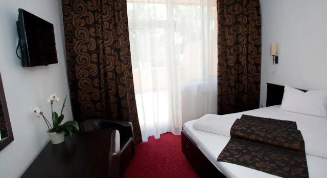 Hotel Terra, Rezervovat Hotel Hotely v Bihor s parkováním, Parkování