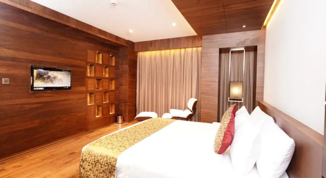 Люкс Coral Reef Kochi - A Unit of Coral Isle Hotels