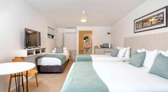Семейная студия The Com Plex Motel