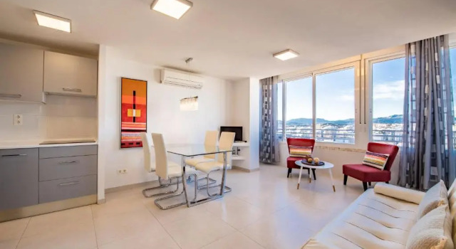 Апартаменты с 2 комнатами с видом на город Alicante Skylights Apartments