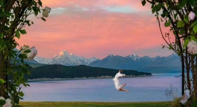 Вилла Mt Cook Lakeside Retreat