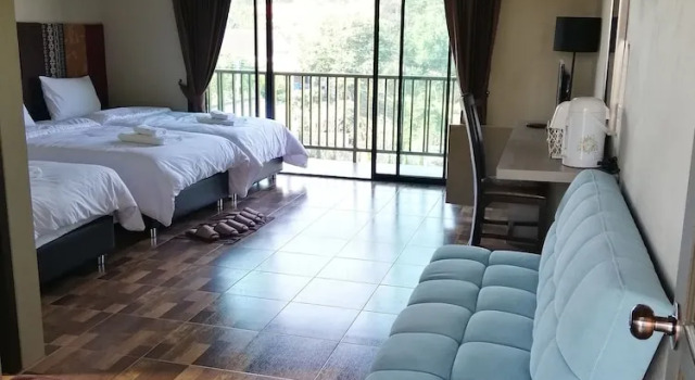 Standard triplă familie cameră cu balcon Thanburi Resort