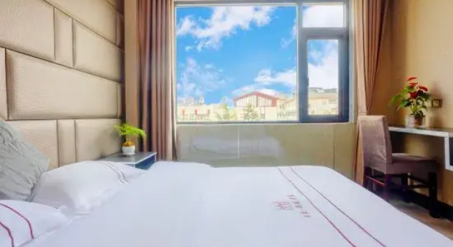 Domi Hotel, Забронировать Отель Лицзян Юньнань, рядом с Улица Сквер-стрит Древнего города Даянь