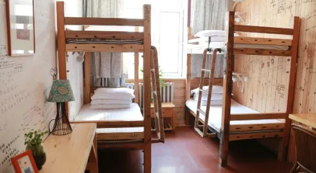 Кровать в общем номере (женский номер) Harbin North International Youth Hostel