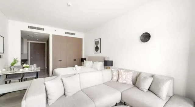 Luxury Living in Peninsula Five With Skyline View and Amazing Pool, Забронировать Апартаменты/квартира Дубай Эмират Дубай, рядом с Marasi Promenade