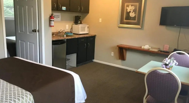 Fuller Lake Chemainus Motel, Buchen Sie Motel North Cowichan Kanada