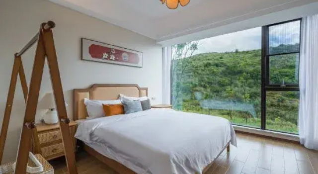 Люкс с 6 комнатами с балконом Chengjiang Fuxian Boutique Stay
