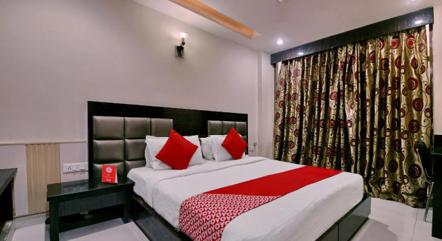 OYO 464 Hotel Lotus Palace