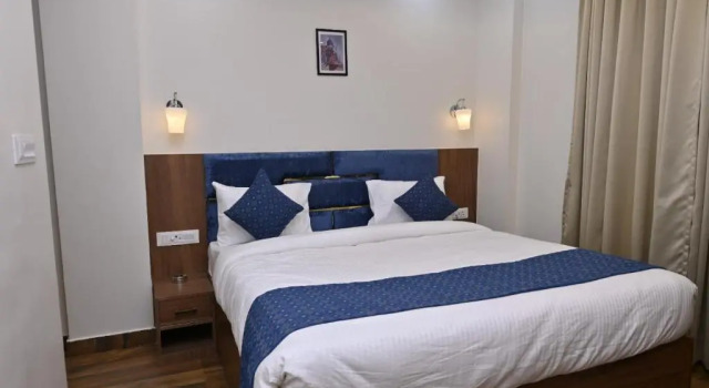 Номер Standard FabHotel Vatsa Residency