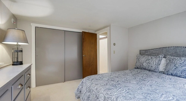 Коттедж Killington Mountain Home! HotTub & 5 min to Skiing! 3 Bedroom Home by RedAwning