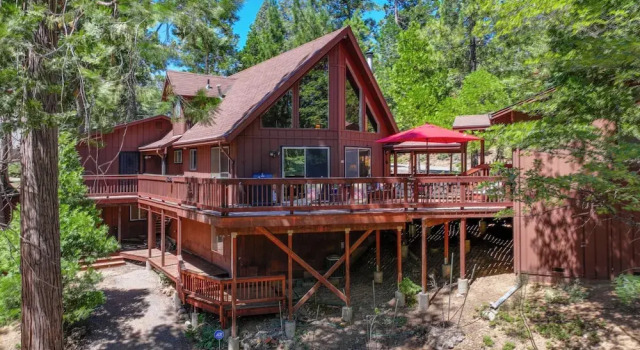 Коттедж Furnished Deck: High Sierra Cabin in Twain Harte!