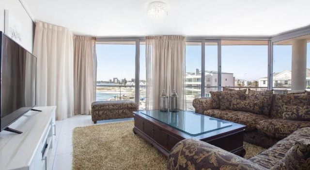 Lagoon Beach 237A by CTHA, Забронировать Апартаменты/квартира Отели Cape Peninsula с бассейном, Бассейн