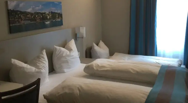 Трёхместный номер Standard Trip Inn Zurich Hotel