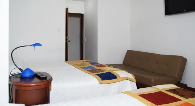 Трёхместный номер Standard Hotel Bolivar Plaza Manizales