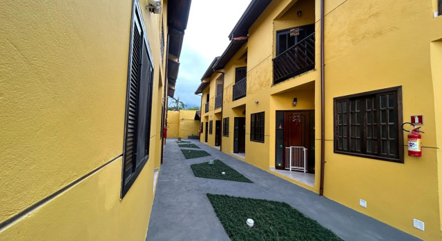 A 500 m Praia Maranduba, casa 2 quartos em Condomínio