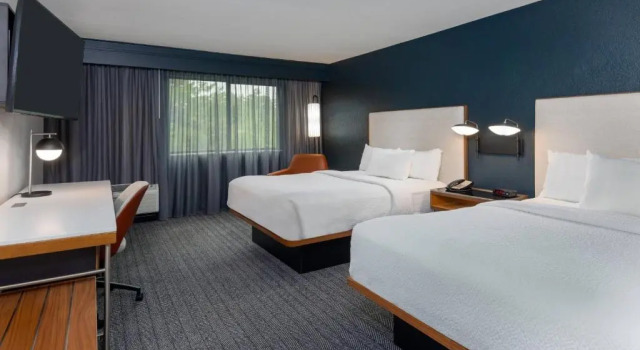 Четырёхместный номер Standard Courtyard Tallahassee North/I-10 Capital Circle