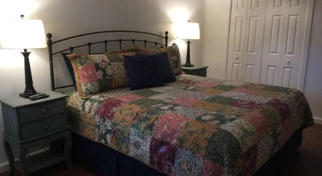 Blanco County Inn, Забронировать Мини-отель Бланко Texas Hill Country