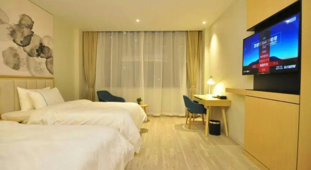 Двухместный номер Superior Home Inn Plus (Kunming Tongde Square Wanhong Road)