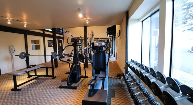 Номер Standard Summit 293 Bright, Spacious with Under Ground Parking, Walk to Eagle Lodge by RedAwning