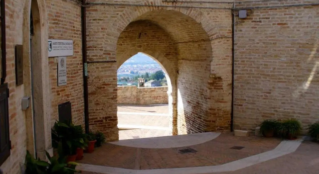 Spineola, Rezervovat Hotel  