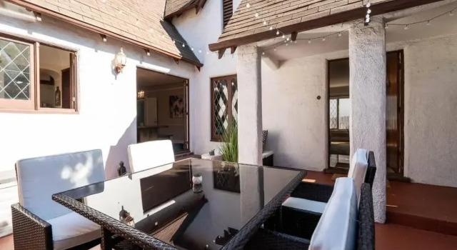 Hollywood - King Beds - Large Patio