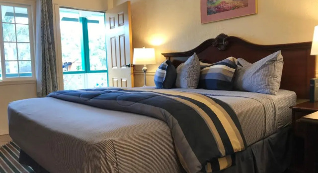 Run of House Monterey Pines Inn