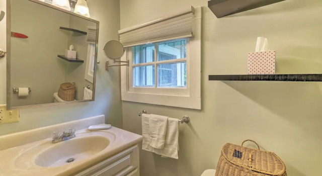 Коттедж с 3 комнатами Charming Wilmington Cabin, 8 Mi. to Mt Snow!