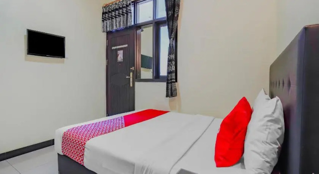 Doppel Suite OYO 90064 Hotel Salon Fora & Cafe
