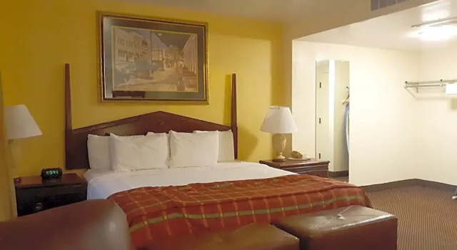 Номер Standard The Mclure Hotel & Conference Center