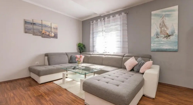 Beautiful Home in Biograd na Moru With Wifi and 4 Bedrooms