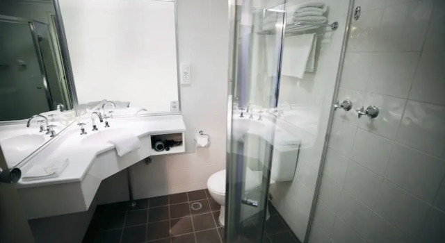Четырёхместный номер Standard 175 Hotel Westmead