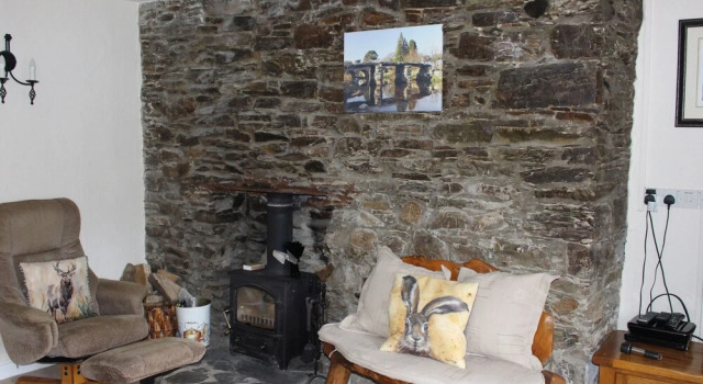 Tuckermarsh Quay River Cottage 2