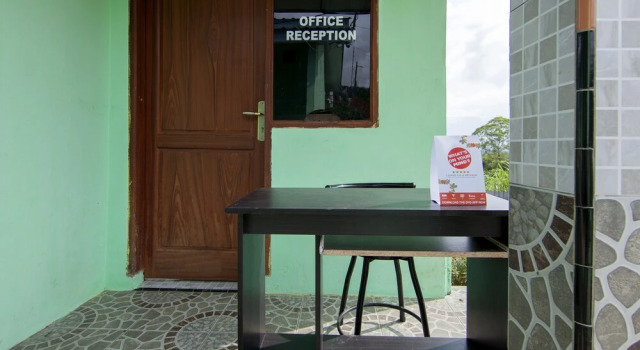 OYO 1701 Bagus Inn, Rezerwuj Hotel Medan Sumatra