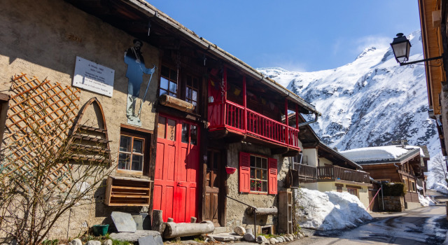 Chalet Du Croz 1er, Забронировать Шале Виллы Овернь-Рона-Альпы, Вилла