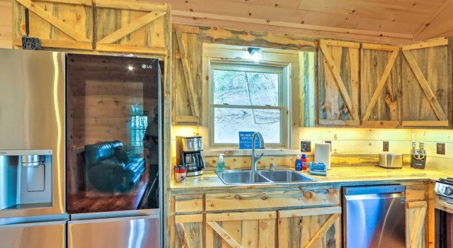 Коттедж Luxury Cabin Vacation Rental in Mineral Bluff