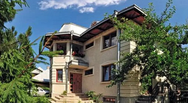 Vila Ramona, Book Hotel Gura Humorului 