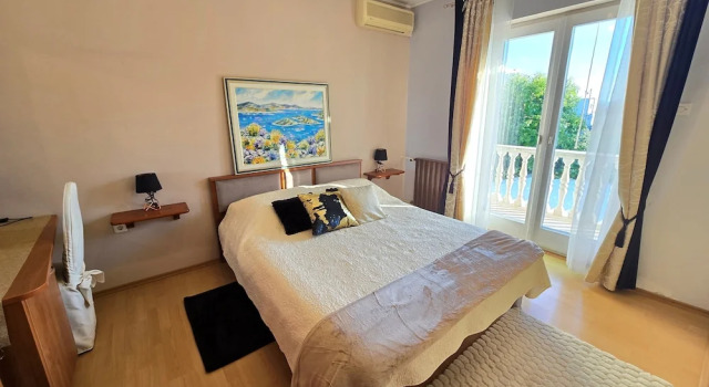 Четырёхместный семейный номер Standard с балконом Avalena Residence