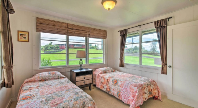 Коттедж с 2 комнатами Hilo Home Base - 3 Miles to State Park & Beach!