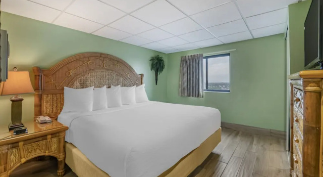 Двухместный номер Standard Пентхаус с балконом и oceanfront Tropical Winds Resort Hotel