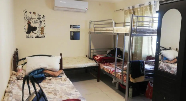 Кровать в общем номере (женский номер) Bed Space For Females Near Metro Station