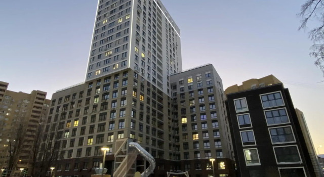 Live simply.<url> on Moskovsky Trakt street, Prenota Appartamento Hotel a Tyumen Region con parcheggio, Parcheggio