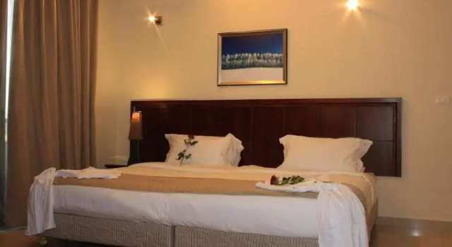 Двухместный клубный номер Standard с балконом Midtown Hotel & Suites