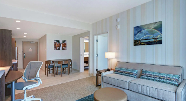 Двухместный люкс Home2 Suites by Hilton Bettendorf Quad Cities