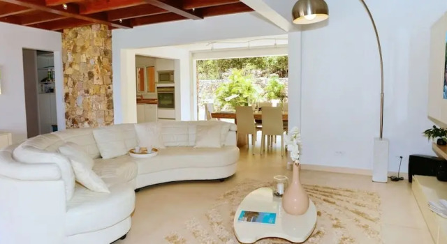Villa La Roche Dans L'eau