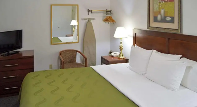 Четырёхместный люкс Quality Inn Yosemite Valley Gateway