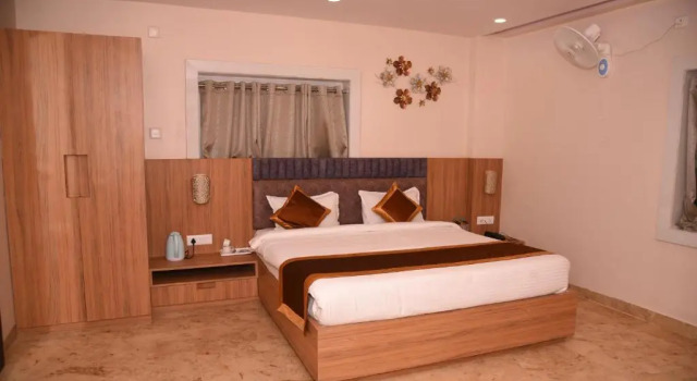 Люкс Hotel Ekta International !! 300 Mts From BABA BAIDYANATH DHAM TEMPLE