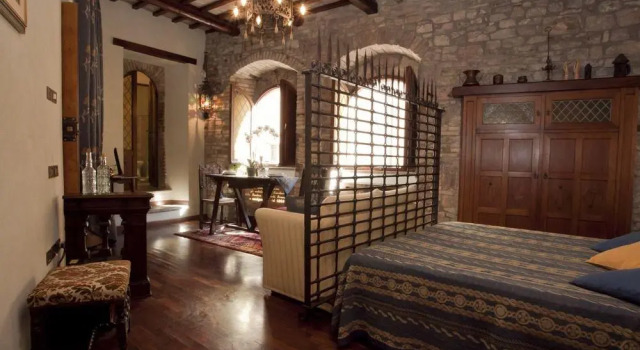 Loggia dei Maestri Comacini, Prenota Hotel Hotel 4 stelle a Assisi, 4*