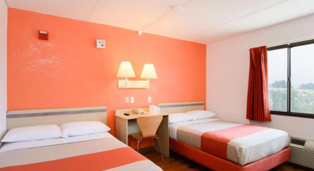 Четырёхместный номер Standard Motel 6 Leominster, MA