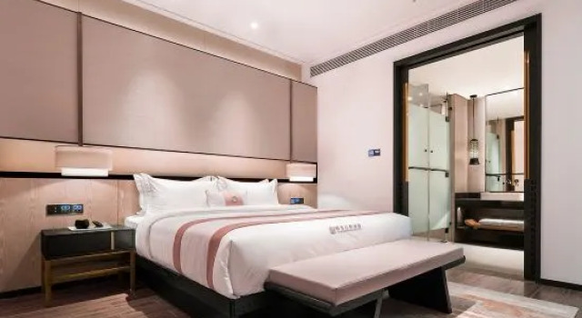 Двухместный люкс с балконом Four Seasons Yunqi Resort (Yangshuo Yulonghe Eternal Love Branch)